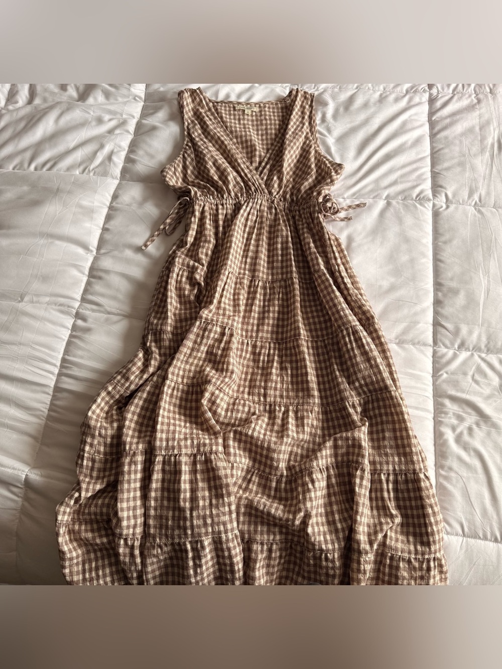 Sleeveless V-Neck Gingham Maxi Dress in Brown/Cream
